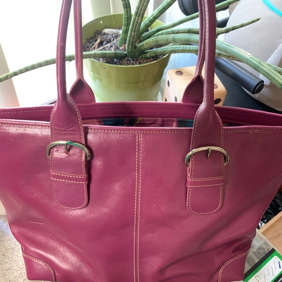 Nordstrom Handbags - Nordstrom Elegant Leather Tote Bag.